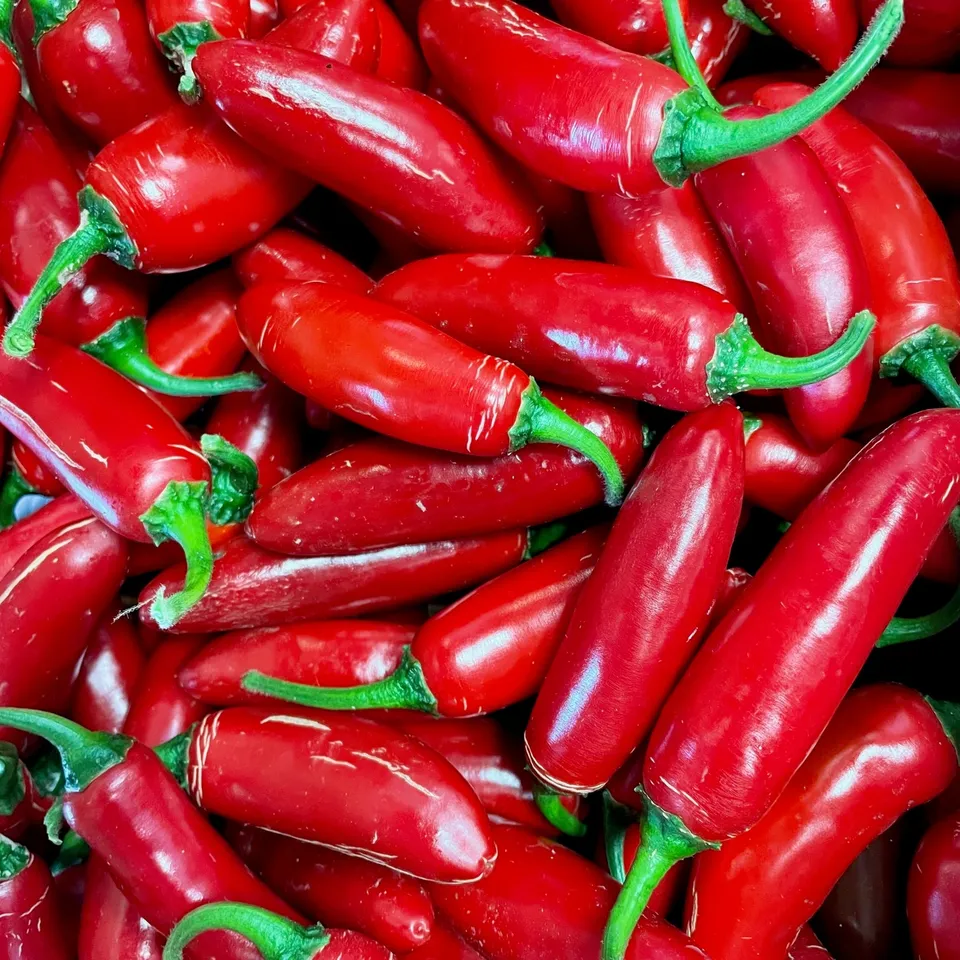 fireland-foods-frische-jalapeno-rot-chili-200g-medium image 1